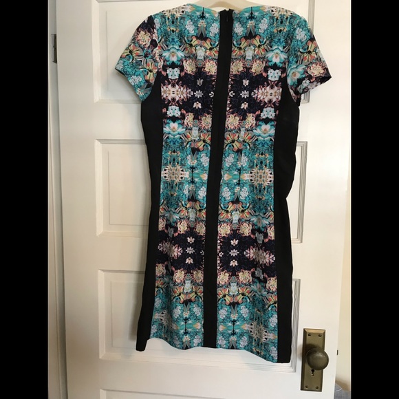 Color Block Dress Like New Size M - Picture 2 of 3